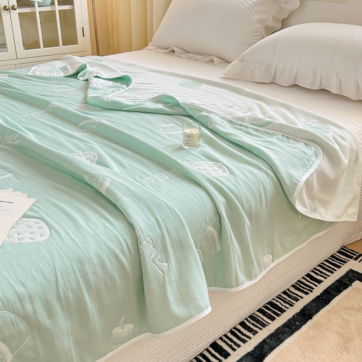 91家纺网 家纺一手货源 找家纺 小叮当家纺仓储工厂店 (买家秀 爆款花型 不断货)2025新款全棉六层纱布毛巾被系列 草莓果奶-绿