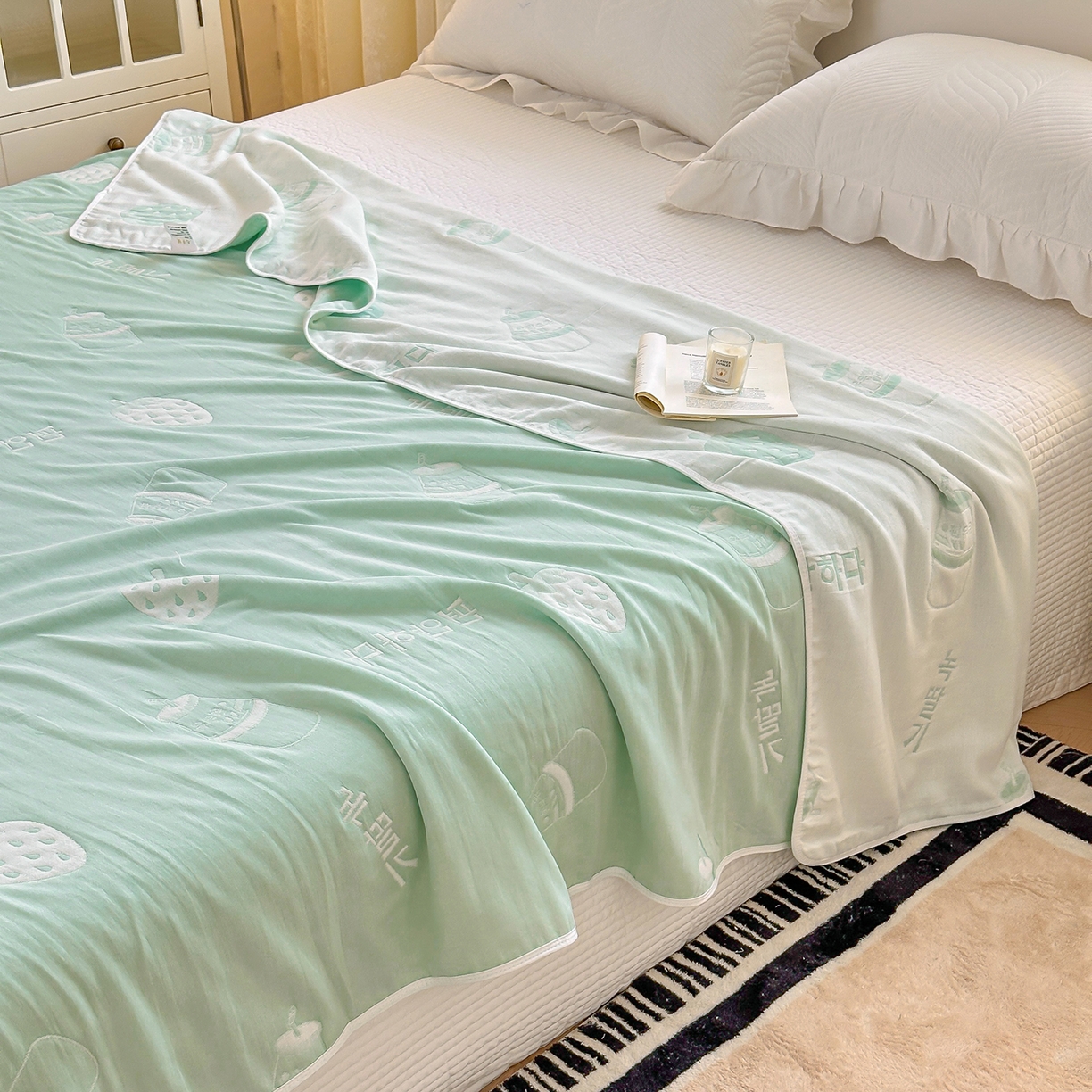 91家纺网 家纺一手货源 找家纺 小叮当家纺仓储工厂店 (买家秀 爆款花型 不断货)2025新款全棉六层纱布毛巾被系列 草莓果奶-绿