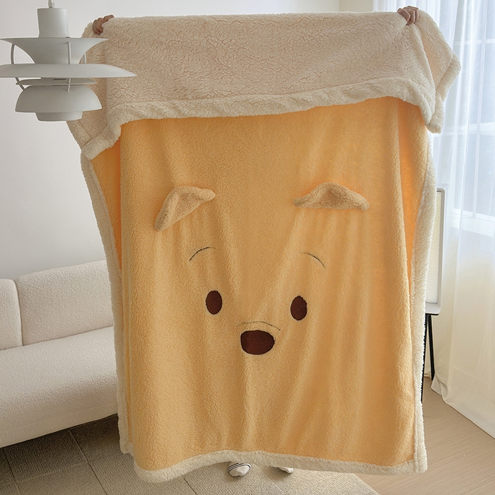 91家纺网 家纺一手货源 找家纺 小叮当家纺仓储工厂店 （买家秀 爆款花型 不断货）2025新款A类母婴级迪士尼毛毯子牛奶绒毛毯牛奶绒毯 贴布绣--维尼小熊