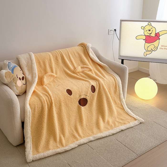 91家纺网 家纺一手货源 找家纺 小叮当家纺仓储工厂店 （买家秀 爆款花型 不断货）2025新款A类母婴级迪士尼毛毯子牛奶绒毛毯牛奶绒毯 贴布绣--维尼小熊