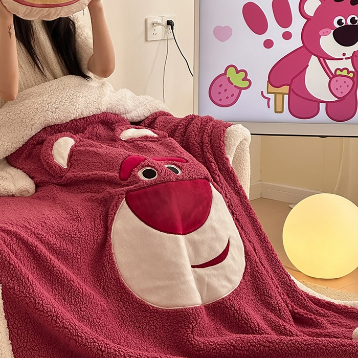 91家纺网 家纺一手货源 找家纺 小叮当家纺仓储工厂店 （买家秀 爆款花型 不断货）2025新款A类母婴级迪士尼毛毯子牛奶绒毛毯牛奶绒毯 贴布绣--红色草莓熊