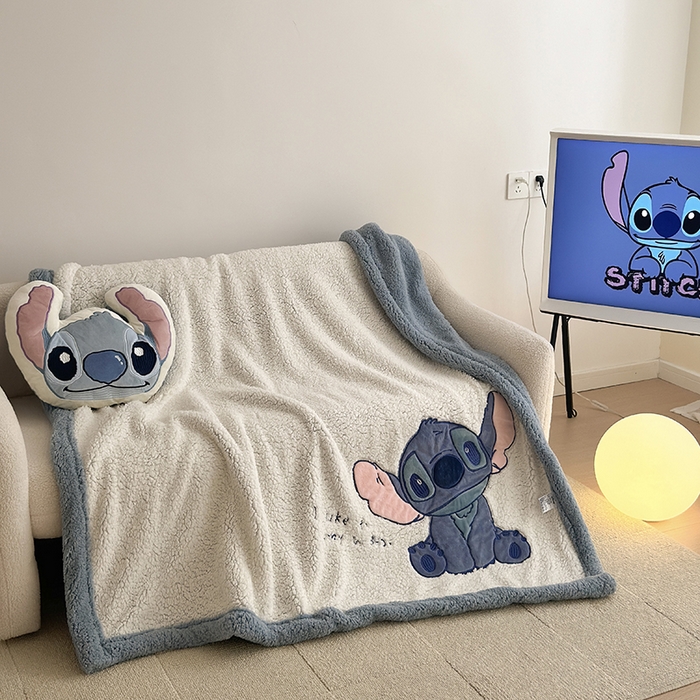 91家纺网 家纺一手货源 找家纺 小叮当家纺仓储工厂店 （买家秀 爆款花型 不断货）2025新款A类母婴级迪士尼毛毯子牛奶绒毛毯牛奶绒毯 贴布绣--卖萌史迪仔