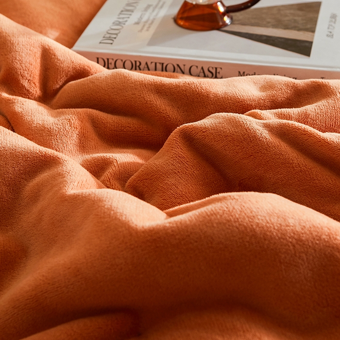 91家纺网 家纺一手货源 找家纺 小叮当家纺仓储工厂店 2025新款A类母婴级婴童毯子三层加厚牛奶绒毛毯牛奶绒毯子午睡毯珊瑚绒毛毯 毯子 苹果-日落金