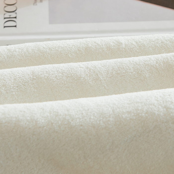 91家纺网 家纺一手货源 找家纺 小叮当家纺仓储工厂店 2025新款A类母婴级婴童毯子三层加厚牛奶绒毛毯牛奶绒毯子午睡毯珊瑚绒毛毯 毯子 苹果-米白