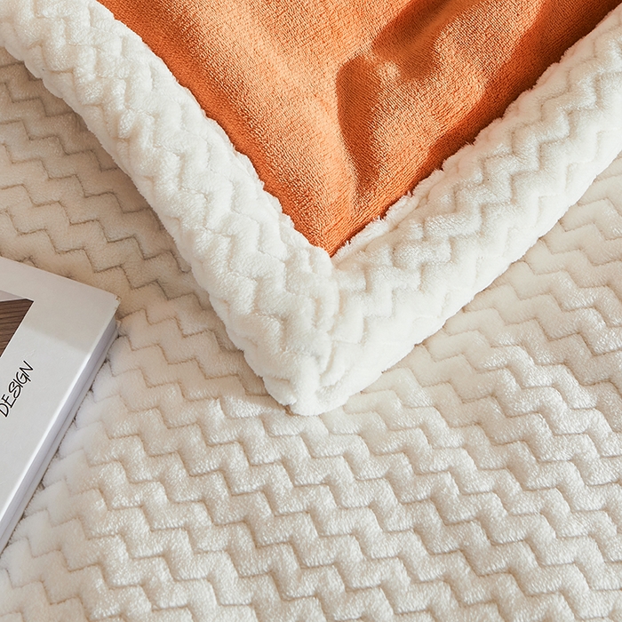 91家纺网 家纺一手货源 找家纺 小叮当家纺仓储工厂店 2025新款A类母婴级婴童毯子三层加厚牛奶绒毛毯牛奶绒毯子午睡毯珊瑚绒毛毯 毯子 苹果-日落金