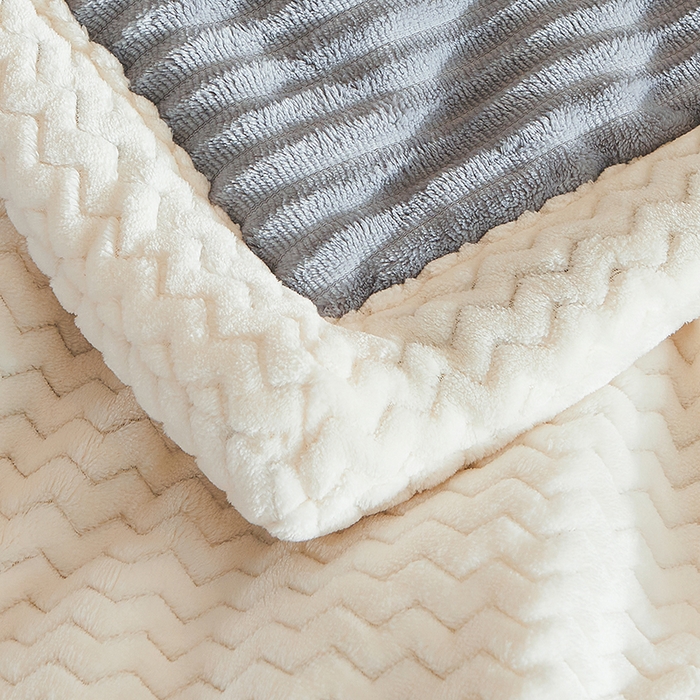 91家纺网 家纺一手货源 找家纺 小叮当家纺仓储工厂店 2025新款A类母婴级婴童毯子三层加厚牛奶绒毛毯牛奶绒毯子午睡毯珊瑚绒毛毯 毯子 轻奢-魔法绒浅灰