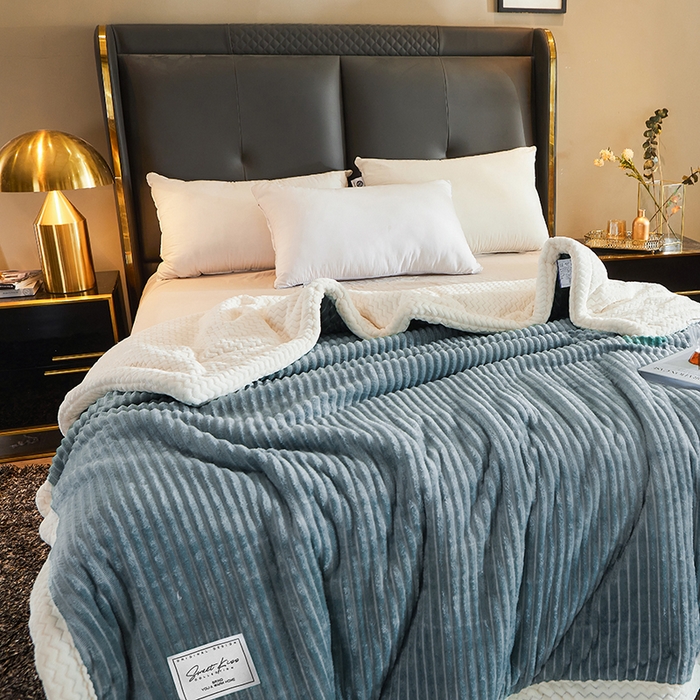 91家纺网 家纺一手货源 找家纺 小叮当家纺仓储工厂店 2025新款A类母婴级婴童毯子三层加厚牛奶绒毛毯牛奶绒毯子午睡毯珊瑚绒毛毯 毯子 轻奢-魔法绒孔雀蓝