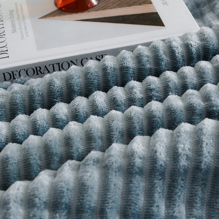 91家纺网 家纺一手货源 找家纺 小叮当家纺仓储工厂店 2025新款A类母婴级婴童毯子三层加厚牛奶绒毛毯牛奶绒毯子午睡毯珊瑚绒毛毯 毯子 轻奢-魔法绒孔雀蓝