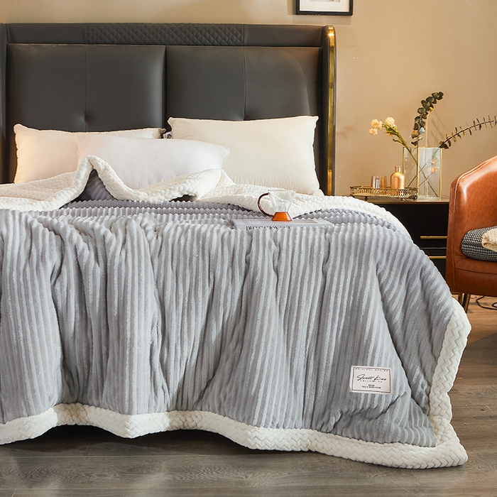 91家纺网 家纺一手货源 找家纺 小叮当家纺仓储工厂店 2025新款A类母婴级婴童毯子三层加厚牛奶绒毛毯牛奶绒毯子午睡毯珊瑚绒毛毯 毯子 轻奢-魔法绒浅灰