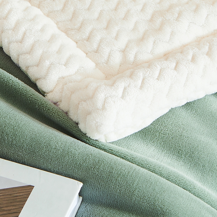 91家纺网 家纺一手货源 找家纺 小叮当家纺仓储工厂店 2025新款A类母婴级婴童毯子三层加厚牛奶绒毛毯牛奶绒毯子午睡毯珊瑚绒毛毯 毯子 苹果-果绿