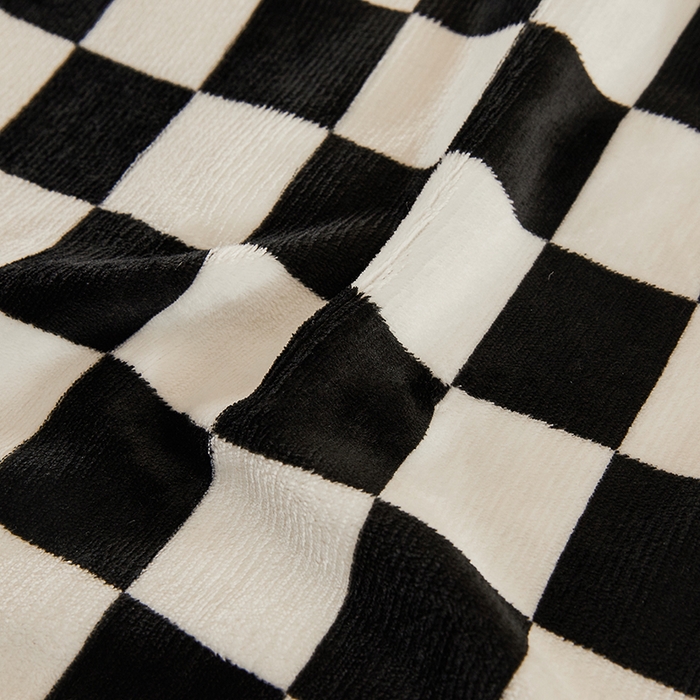 91家纺网 家纺一手货源 找家纺 小叮当家纺仓储工厂店 2025新款A类母婴级婴童毯子三层加厚牛奶绒毛毯牛奶绒毯子午睡毯珊瑚绒毛毯 毯子 棋盘格-黑白格