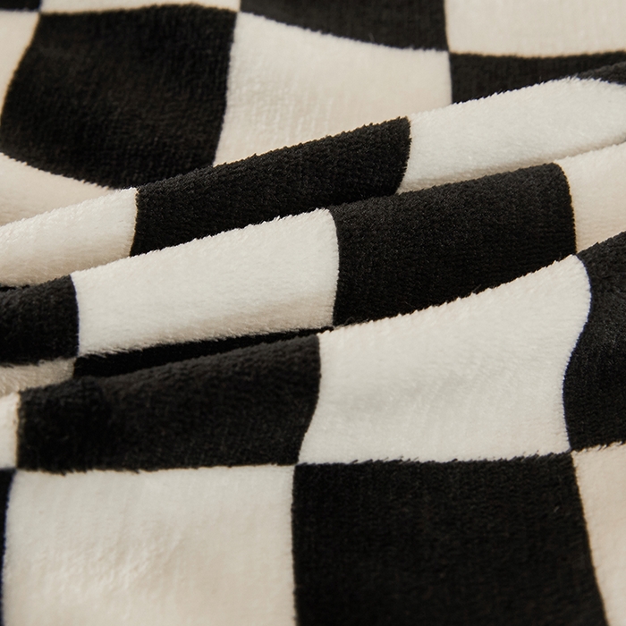 91家纺网 家纺一手货源 找家纺 小叮当家纺仓储工厂店 2025新款A类母婴级婴童毯子三层加厚牛奶绒毛毯牛奶绒毯子午睡毯珊瑚绒毛毯 毯子 棋盘格-黑白格