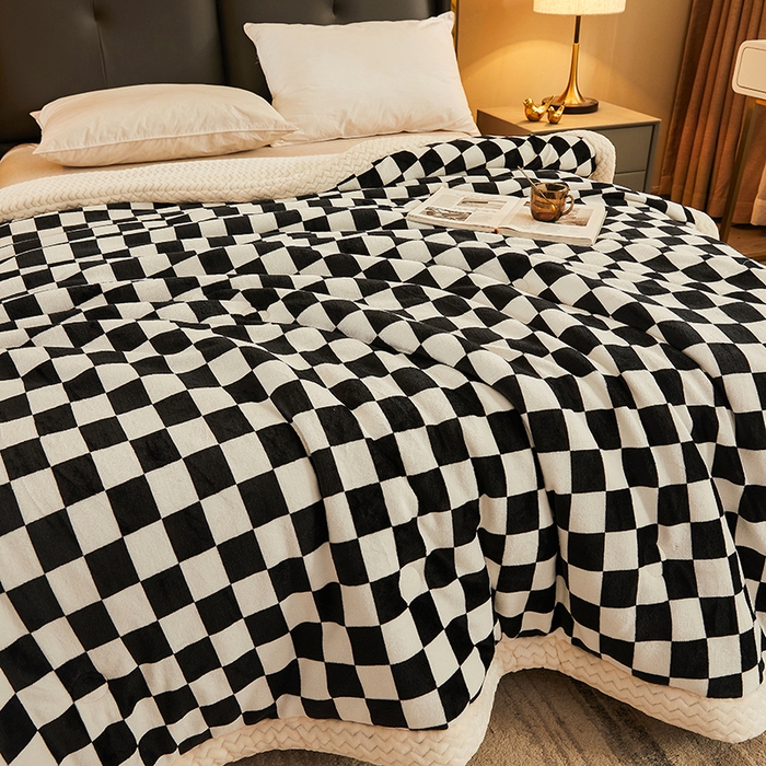 91家纺网 家纺一手货源 找家纺 小叮当家纺仓储工厂店 2025新款A类母婴级婴童毯子三层加厚牛奶绒毛毯牛奶绒毯子午睡毯珊瑚绒毛毯 毯子 棋盘格-黑白格