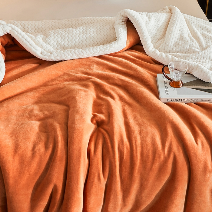 91家纺网 家纺一手货源 找家纺 小叮当家纺仓储工厂店 2025新款A类母婴级婴童毯子三层加厚牛奶绒毛毯牛奶绒毯子午睡毯珊瑚绒毛毯 毯子 苹果-日落金