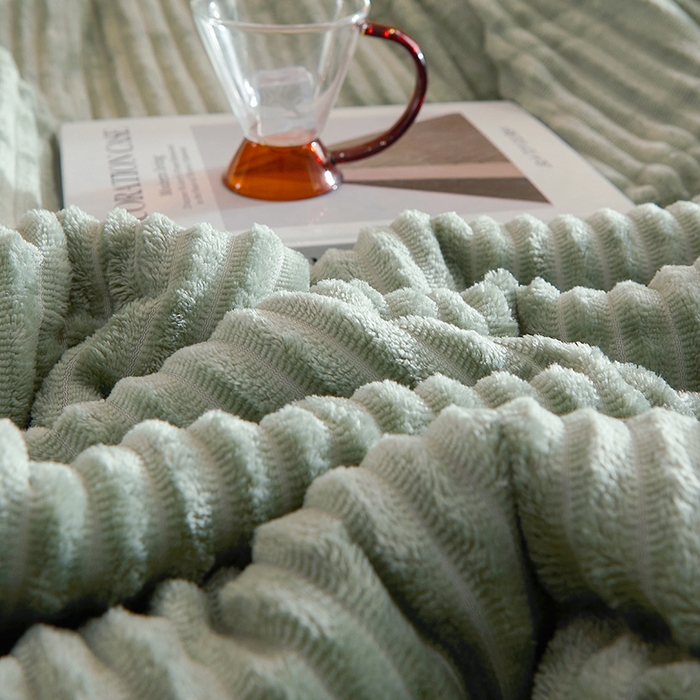 91家纺网 家纺一手货源 找家纺 小叮当家纺仓储工厂店 2025新款A类母婴级婴童毯子三层加厚牛奶绒毛毯牛奶绒毯子午睡毯珊瑚绒毛毯 毯子 轻奢-魔法绒抹茶绿