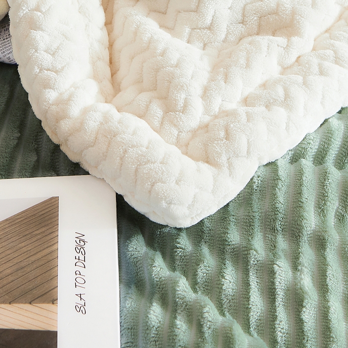 91家纺网 家纺一手货源 找家纺 小叮当家纺仓储工厂店 2025新款A类母婴级婴童毯子三层加厚牛奶绒毛毯牛奶绒毯子午睡毯珊瑚绒毛毯 毯子 轻奢-魔法绒抹茶绿