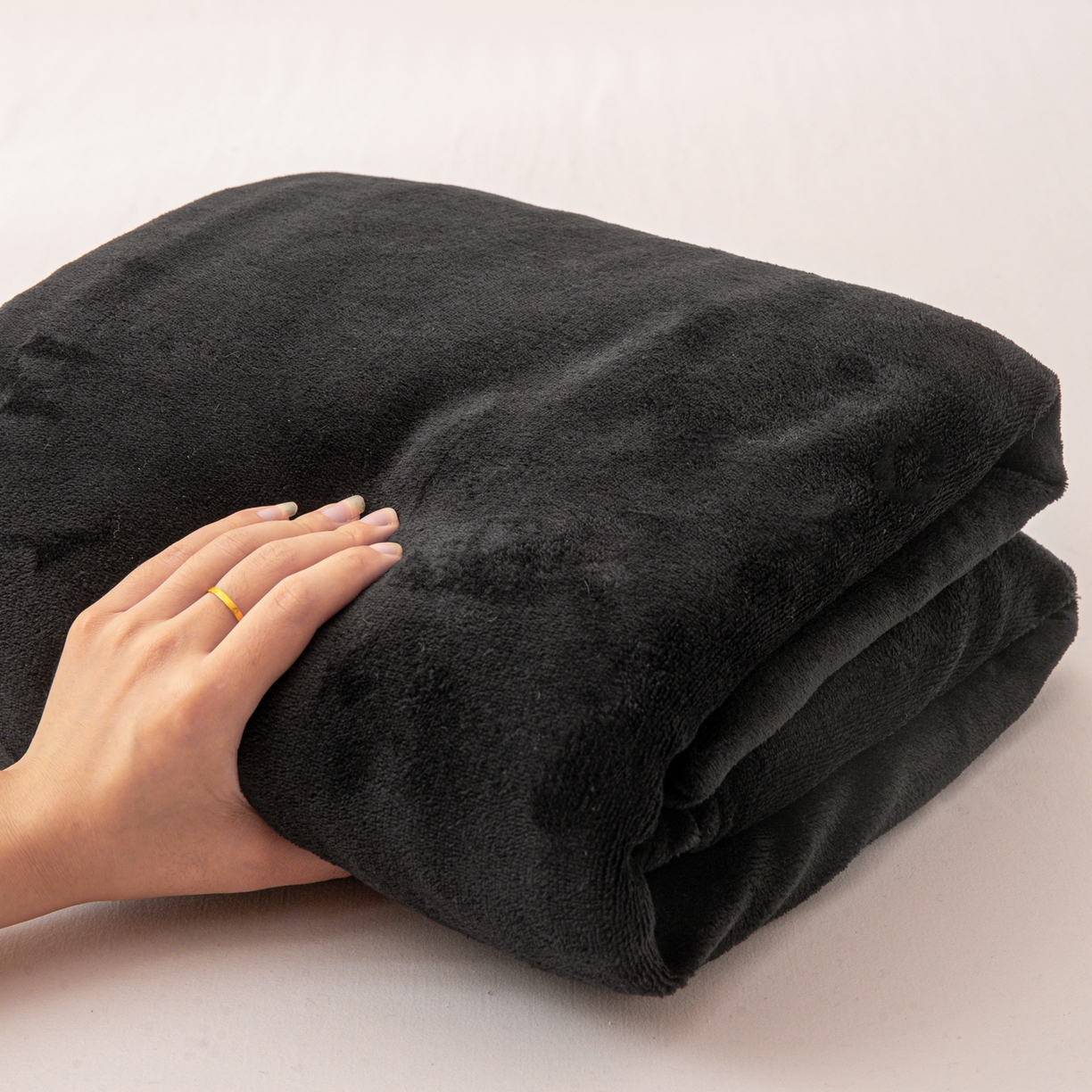 91家纺网 家纺一手货源 找家纺 小叮当家纺仓储工厂店 2025新款200克高克重牛奶绒单品床笠单件床笠 绒黑