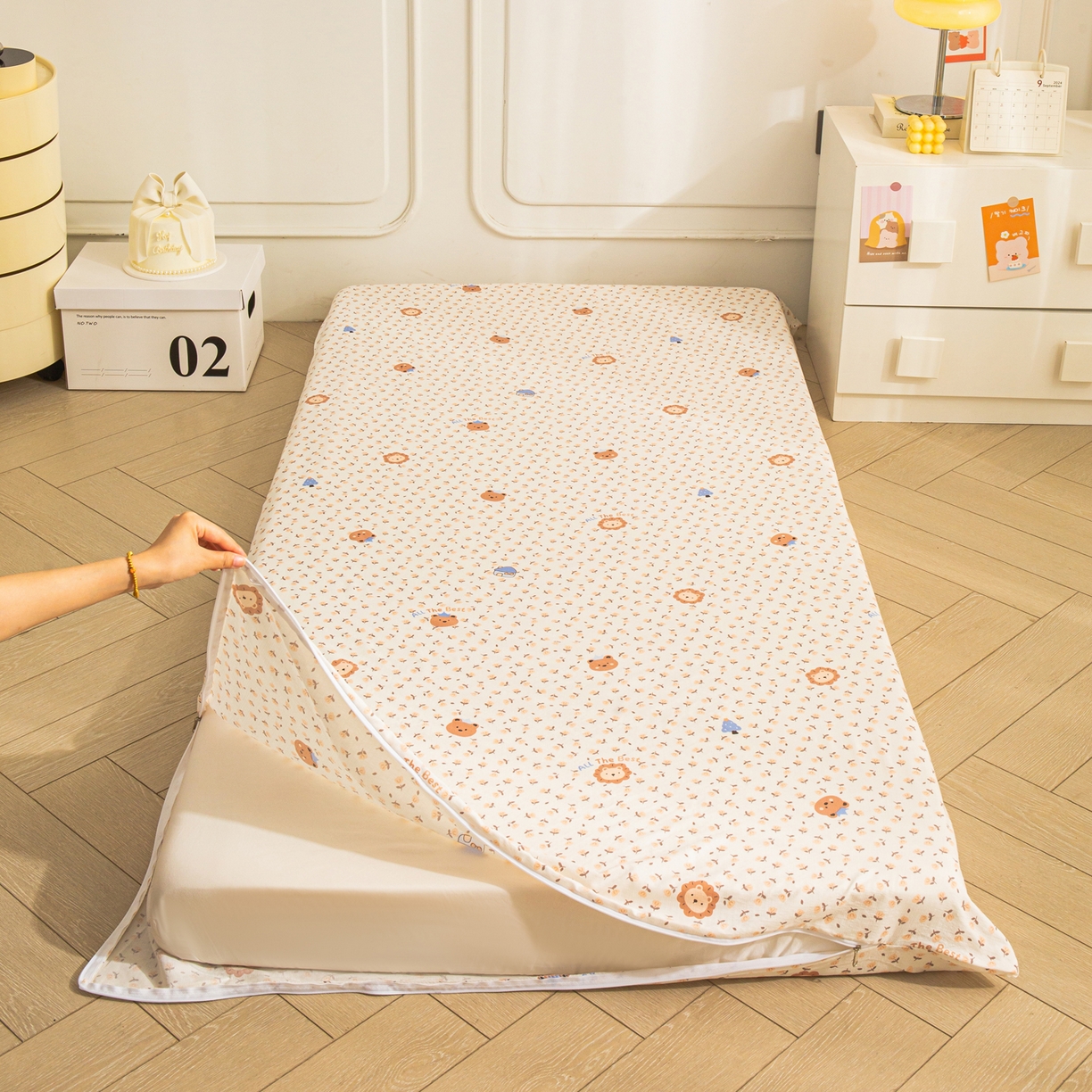 91家纺网 家纺一手货源 找家纺 （总）小叮当家纺仓储工厂店 【长期供货】2025新款双层纱地铺防尘套【支持小批量定制】