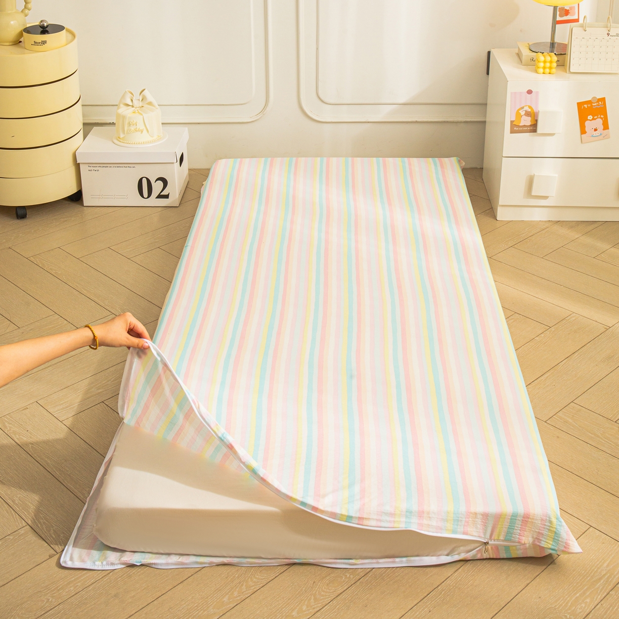 91家纺网 家纺一手货源 找家纺 （总）小叮当家纺仓储工厂店 【长期供货】2025新款双层纱地铺防尘套【支持小批量定制】