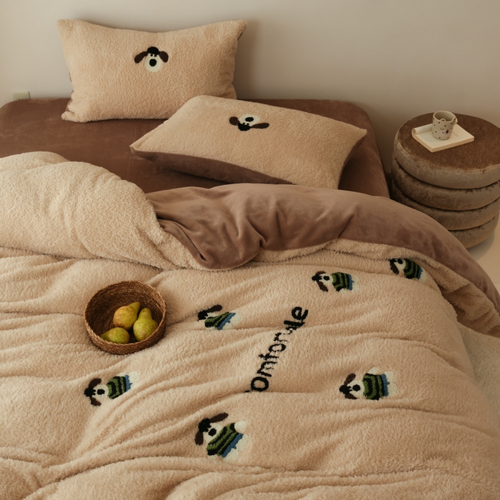 91家纺网 家纺一手货源 找家纺 （总）禾时 2025新款蚂蚁绒牛奶绒毛巾绣四件套