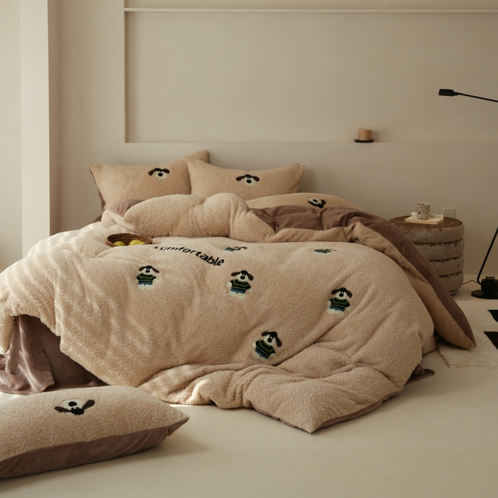 91家纺网 家纺一手货源 找家纺 （总）禾时 2025新款蚂蚁绒牛奶绒毛巾绣四件套