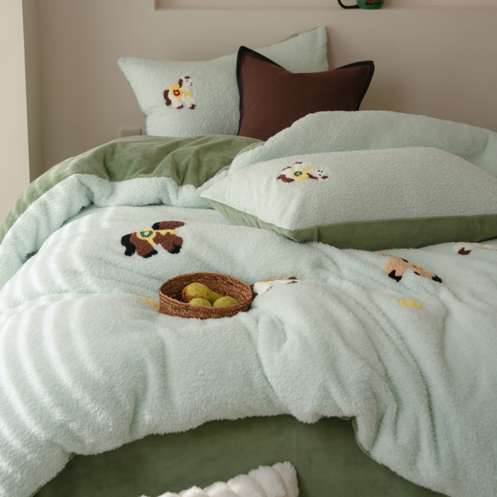 91家纺网 家纺一手货源 找家纺 禾时 2025新款蚂蚁绒牛奶绒毛巾绣四件套 马上有钱