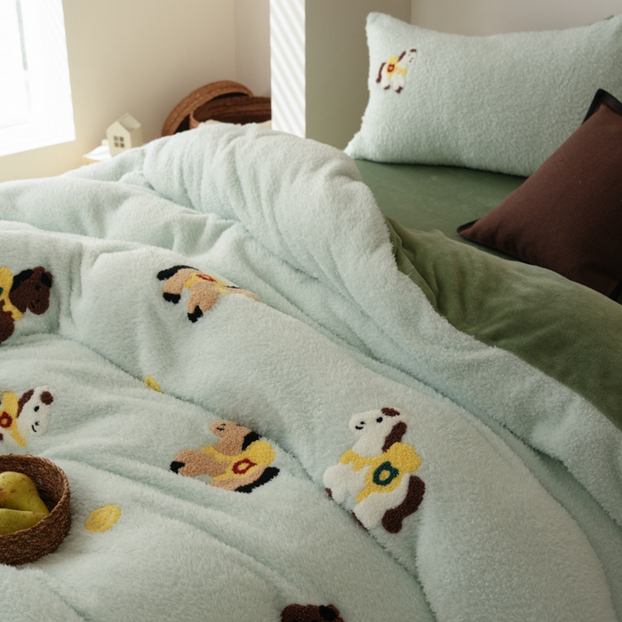 91家纺网 家纺一手货源 找家纺 禾时 2025新款蚂蚁绒牛奶绒毛巾绣四件套 马上有钱