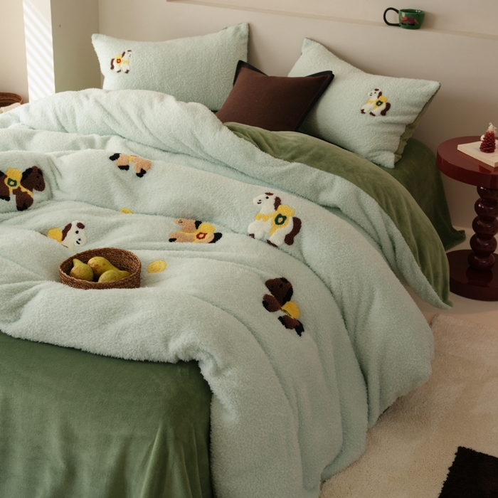 91家纺网 家纺一手货源 找家纺 禾时 2025新款蚂蚁绒牛奶绒毛巾绣四件套 马上有钱