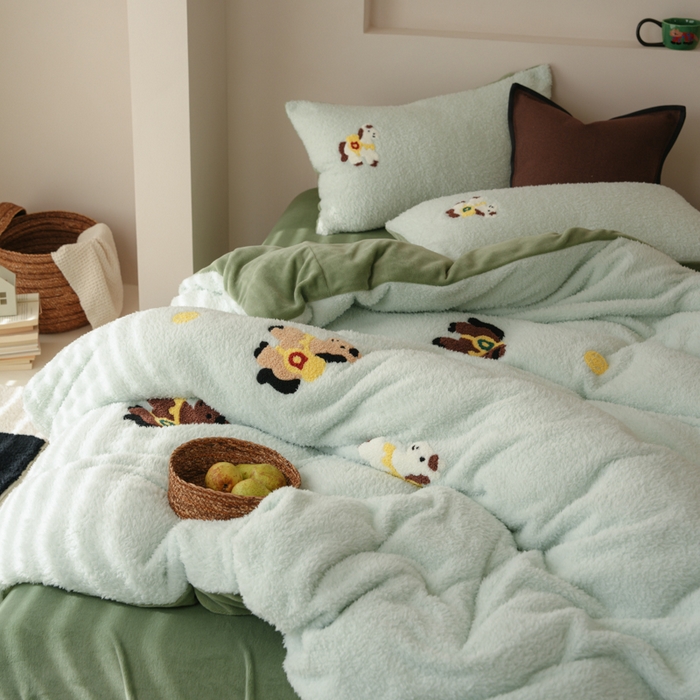 91家纺网 家纺一手货源 找家纺 禾时 2025新款蚂蚁绒牛奶绒毛巾绣四件套 马上有钱