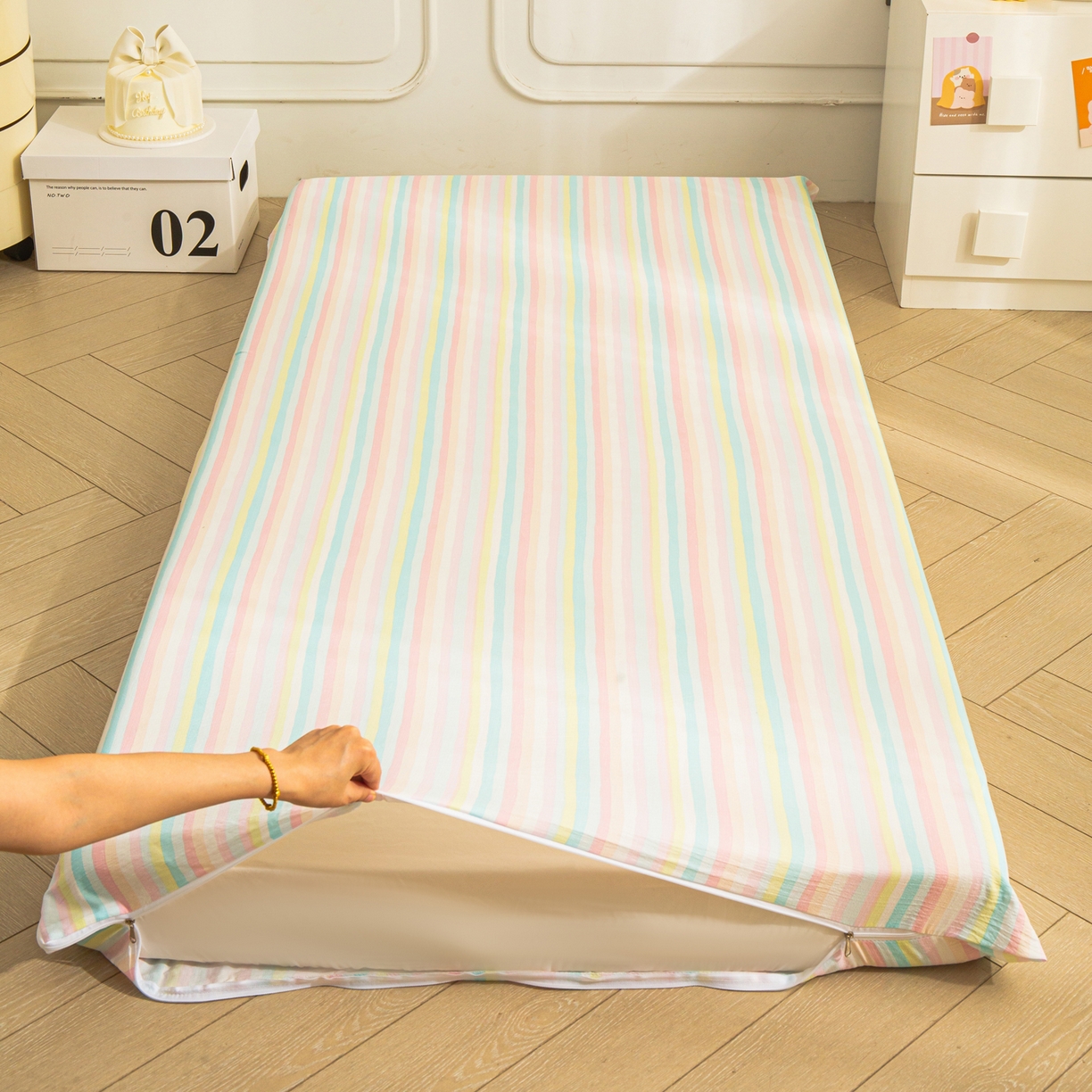 91家纺网 家纺一手货源 找家纺 小叮当家纺仓储工厂店 【长期供货】2025新款双层纱地铺防尘套【支持小批量定制】 S彩虹