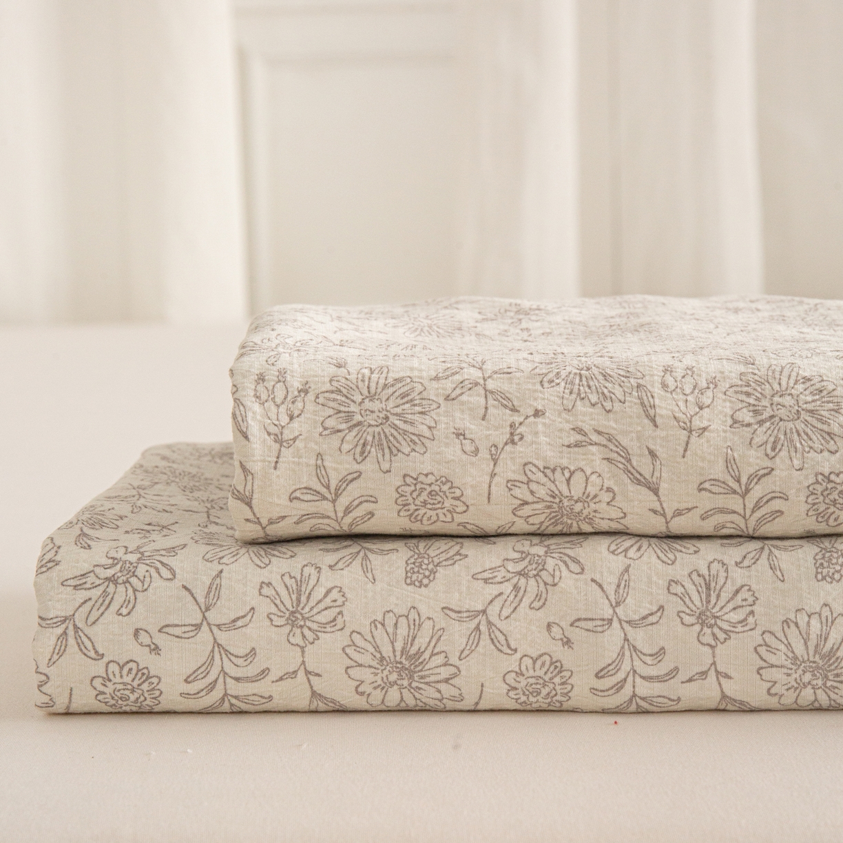 91家纺网 家纺一手货源 找家纺 小叮当家纺仓储工厂店 【长期供货】2025新款双层纱地铺防尘套【支持小批量定制】 S繁花