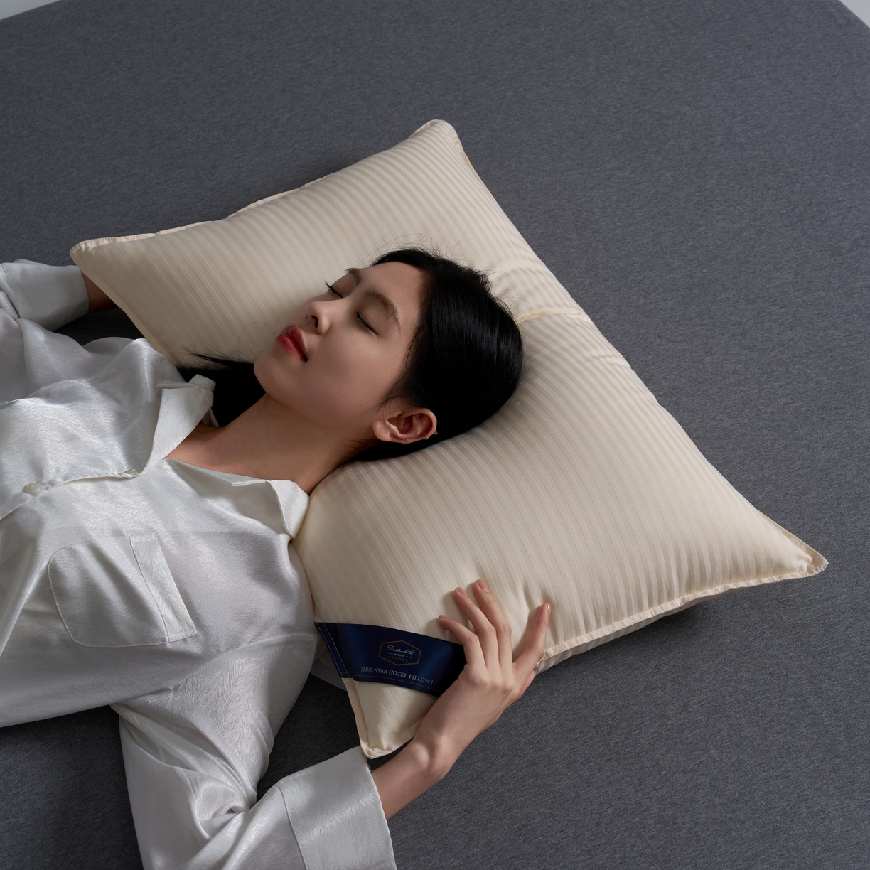 91家纺网 家纺一手货源 找家纺 乐可 2025新款尊享缎条酒店枕枕头枕芯 缎条酒店枕-黄