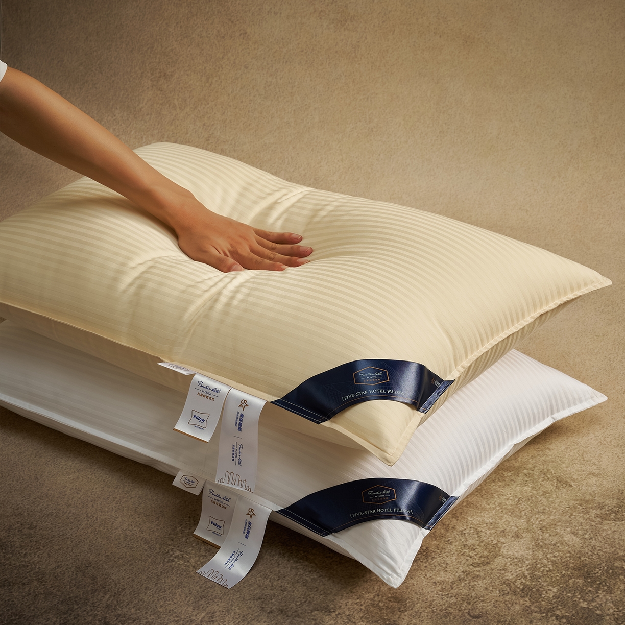 91家纺网 家纺一手货源 找家纺 乐可 2025新款尊享缎条酒店枕枕头枕芯 缎条酒店枕-黄