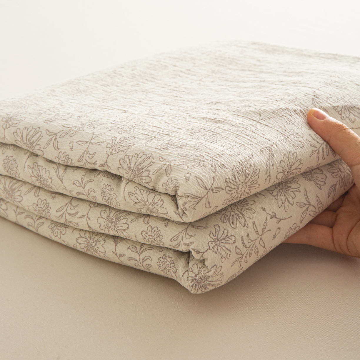 91家纺网 家纺一手货源 找家纺 小叮当家纺仓储工厂店 【长期供货】2025新款双层纱地铺防尘套【支持小批量定制】 S繁花