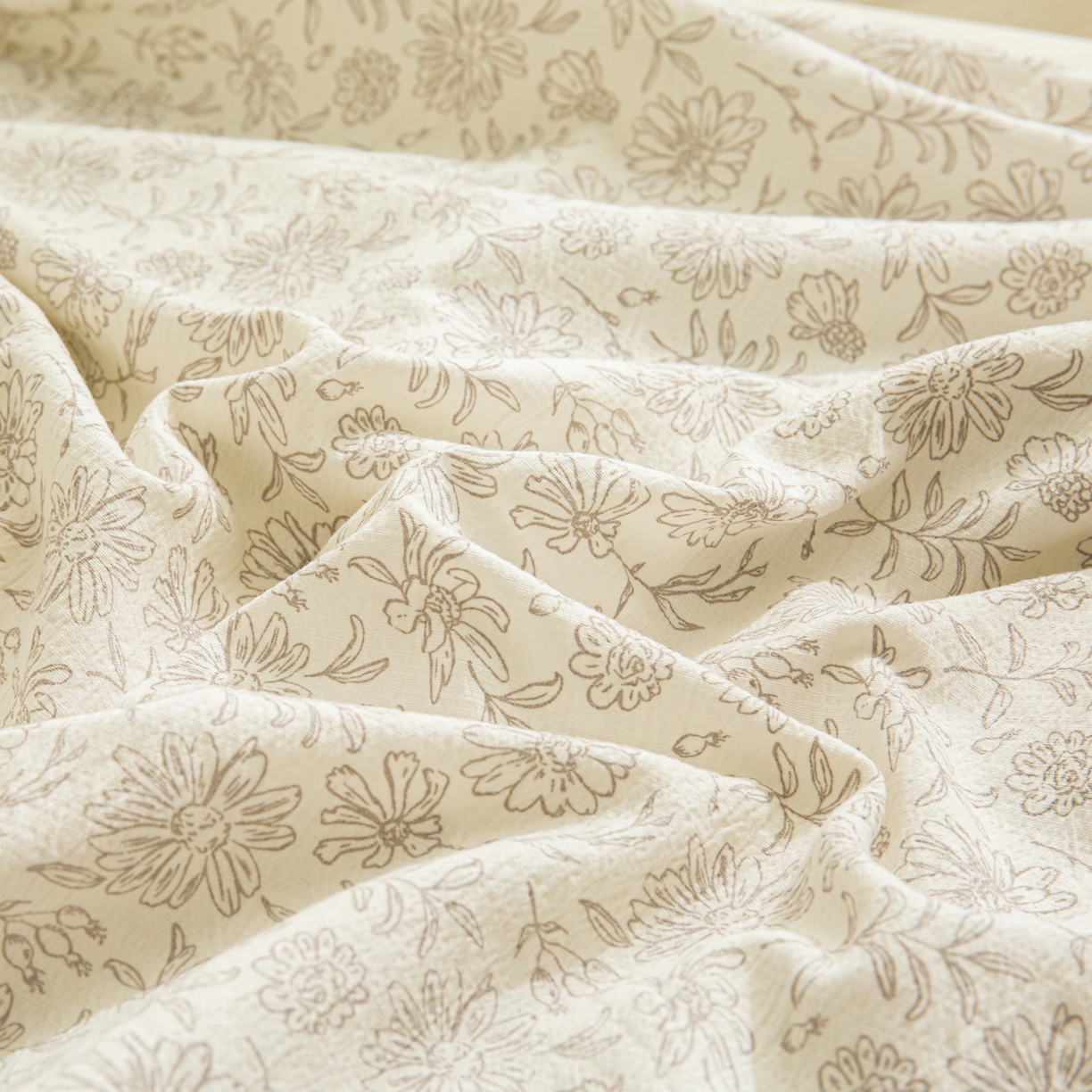 91家纺网 家纺一手货源 找家纺 小叮当家纺仓储工厂店 【长期供货】2025新款双层纱地铺防尘套【支持小批量定制】 S繁花