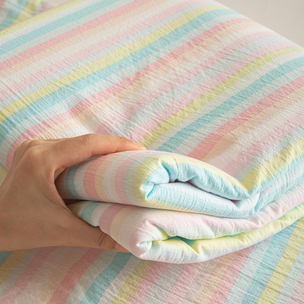 91家纺网 家纺一手货源 找家纺 （总）小叮当家纺仓储工厂店 【长期供货】2025新款双层纱地铺防尘套【支持小批量定制】