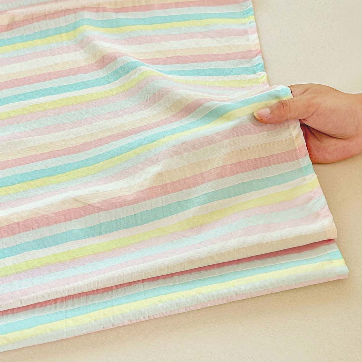 91家纺网 家纺一手货源 找家纺 （总）小叮当家纺仓储工厂店 【长期供货】2025新款双层纱地铺防尘套【支持小批量定制】