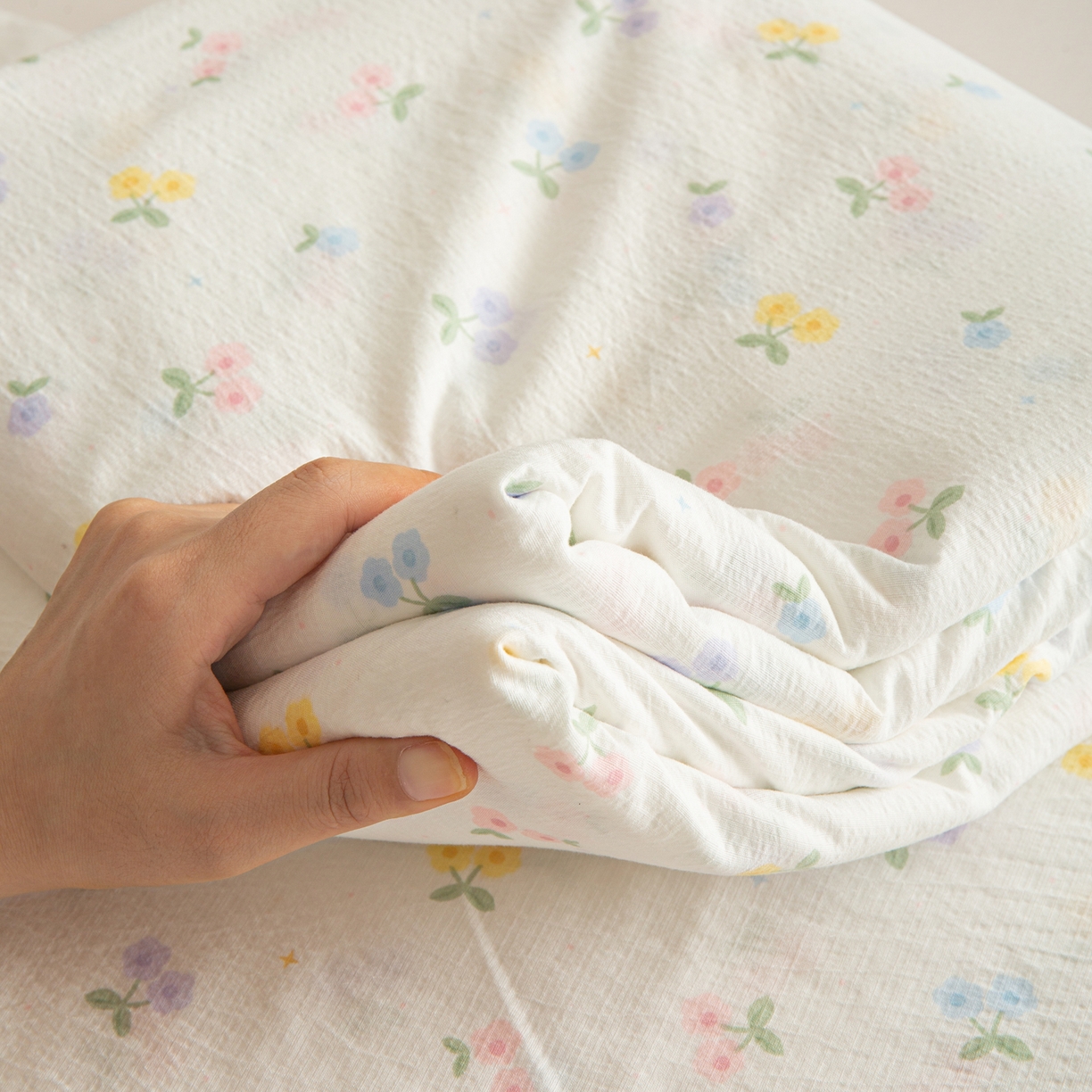 91家纺网 家纺一手货源 找家纺 小叮当家纺仓储工厂店 【长期供货】2025新款双层纱地铺防尘套【支持小批量定制】 S小花