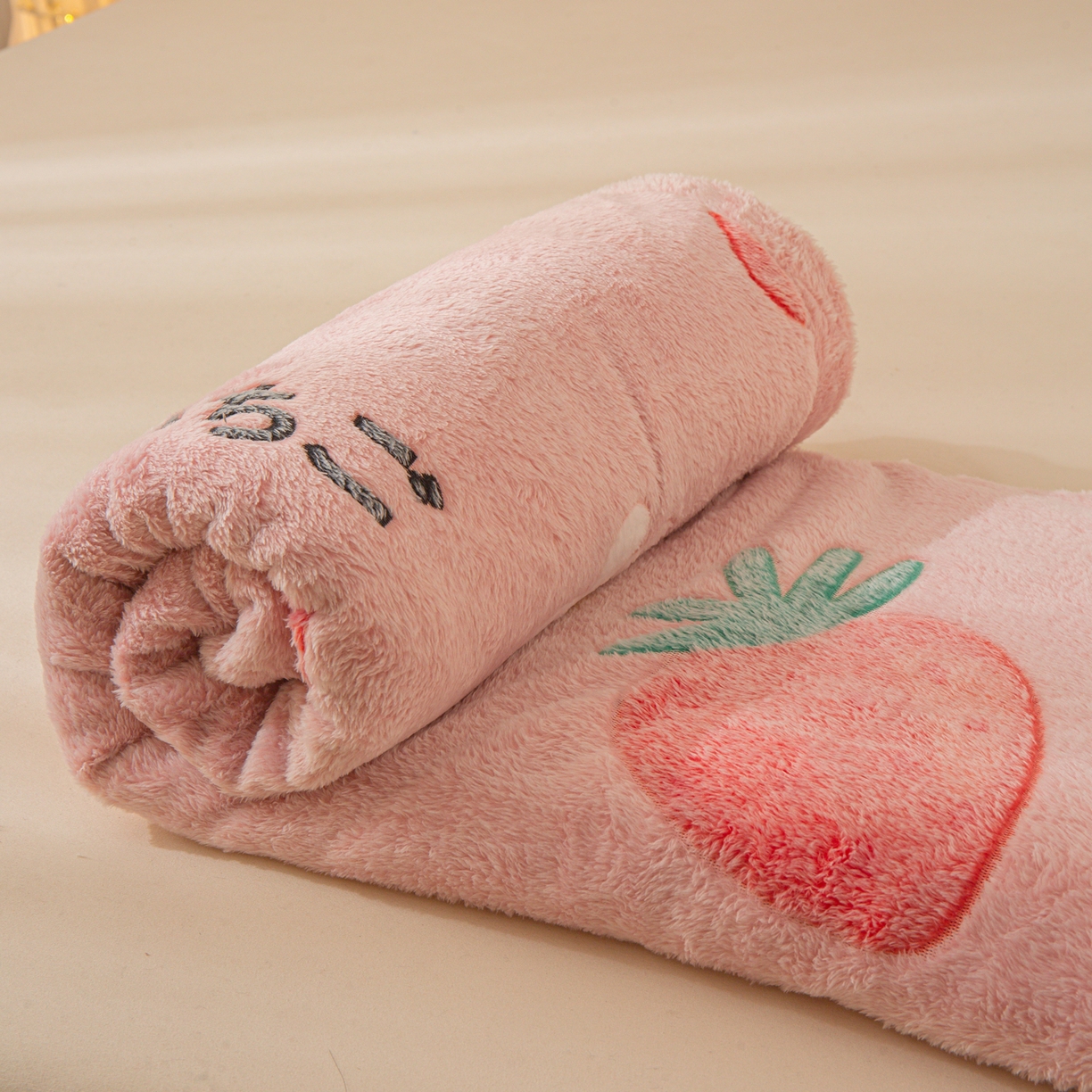 91家纺网 家纺一手货源 找家纺 小叮当家纺仓储工厂店 【长期供货】2025新款雪花绒学生床单床笠单品床笠单件床笠【支持小批量定制】 R草莓