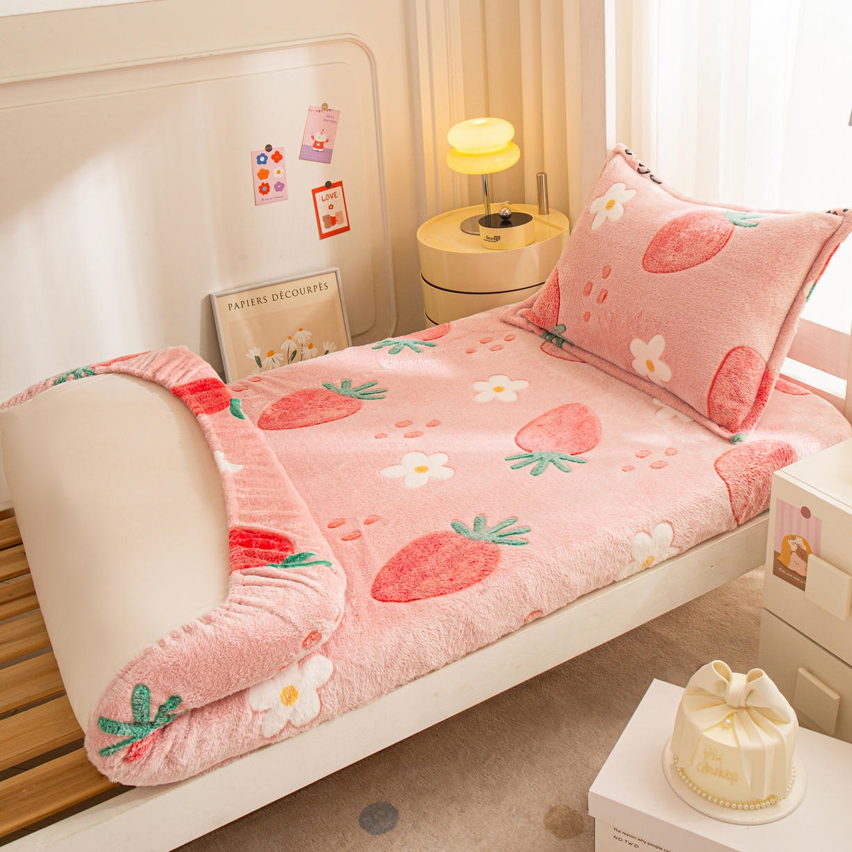 91家纺网 家纺一手货源 找家纺 小叮当家纺仓储工厂店 【长期供货】2025新款雪花绒学生床单床笠单品床笠单件床笠【支持小批量定制】 R草莓