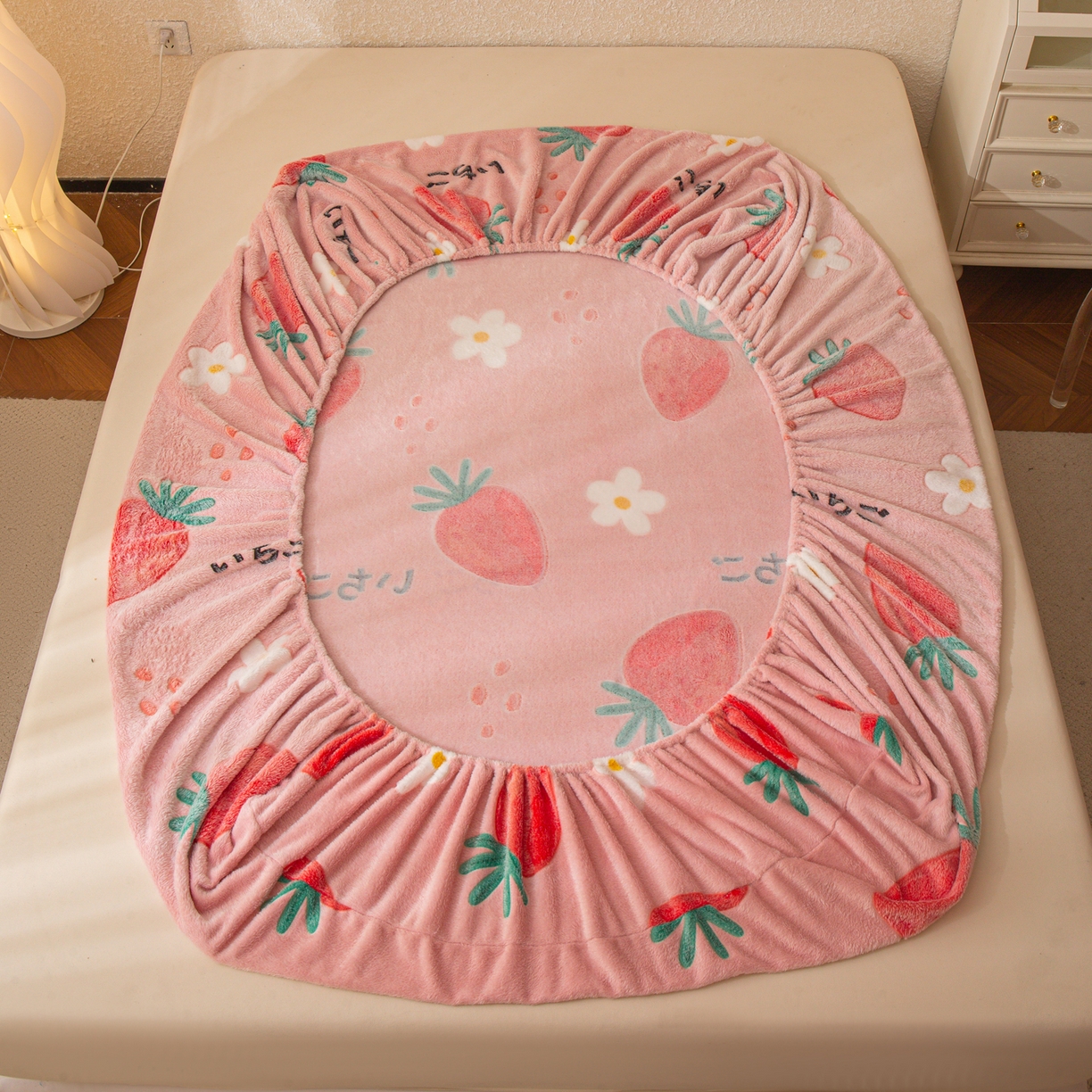 91家纺网 家纺一手货源 找家纺 小叮当家纺仓储工厂店 【长期供货】2025新款雪花绒学生床单床笠单品床笠单件床笠【支持小批量定制】 R草莓