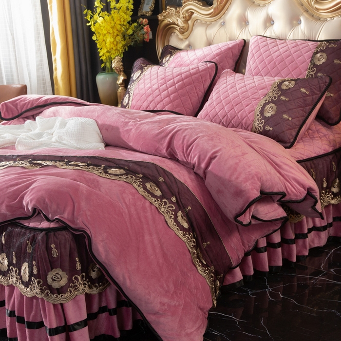 91家纺网 家纺一手货源 找家纺 小叮当家纺仓储工厂店 2025新款水晶绒夹棉床裙四件套 豆沙