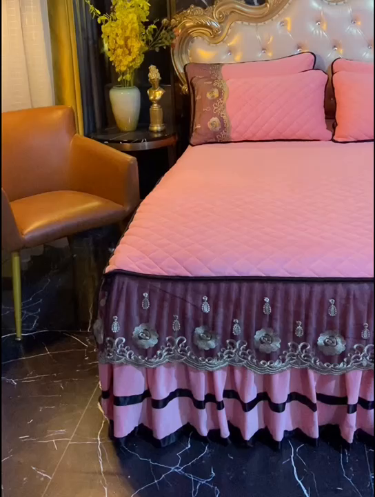 91家纺网 家纺一手货源 找家纺 小叮当家纺仓储工厂店 2025新款水晶绒夹棉床裙四件套 豆沙