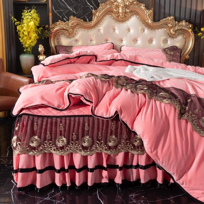 91家纺网 家纺一手货源 找家纺 小叮当家纺仓储工厂店 2025新款水晶绒夹棉床裙四件套 粉玉