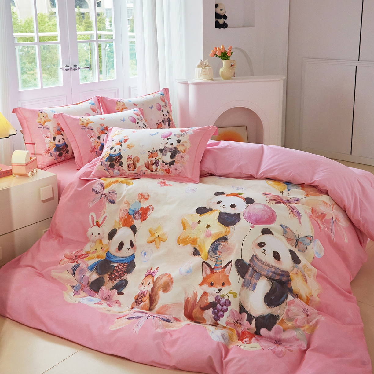 91家纺网 家纺一手货源 找家纺 格里芬家纺 2025新款全棉纯棉加厚油画风大版卡通印花四件套 （控价标准不低于238元） 墨宝妞妞-粉