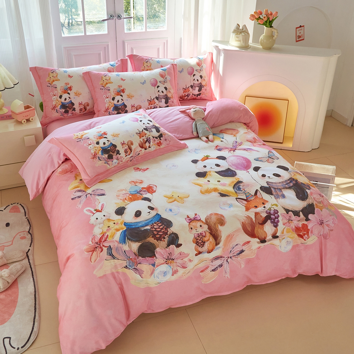 91家纺网 家纺一手货源 找家纺 格里芬家纺 2025新款全棉纯棉加厚油画风大版卡通印花四件套 （控价标准不低于238元） 墨宝妞妞-粉