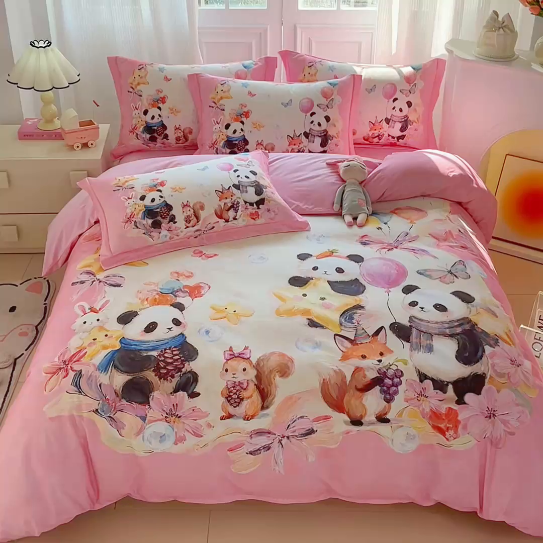 91家纺网 家纺一手货源 找家纺 格里芬家纺 2025新款全棉纯棉加厚油画风大版卡通印花四件套 （控价标准不低于238元） 墨宝妞妞-粉