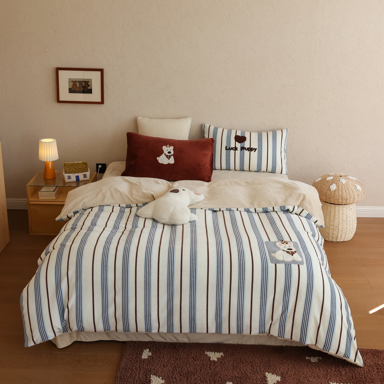 91家纺网 家纺一手货源 找家纺 （总）初拾 2025新款230g牛奶绒数码印花情绪价值四件套-幸运泡芙 （包装+10元 控价：任何平台日常券后小三件不低于218 元 ，标准券后不低于318元，加大不低于338元）