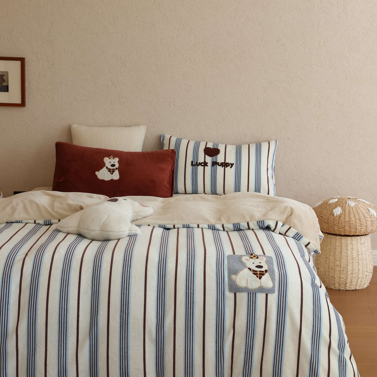 91家纺网 家纺一手货源 找家纺 （总）初拾 2025新款230g牛奶绒数码印花情绪价值四件套-幸运泡芙 （包装+10元 控价：任何平台日常券后小三件不低于218 元 ，标准券后不低于318元，加大不低于338元）