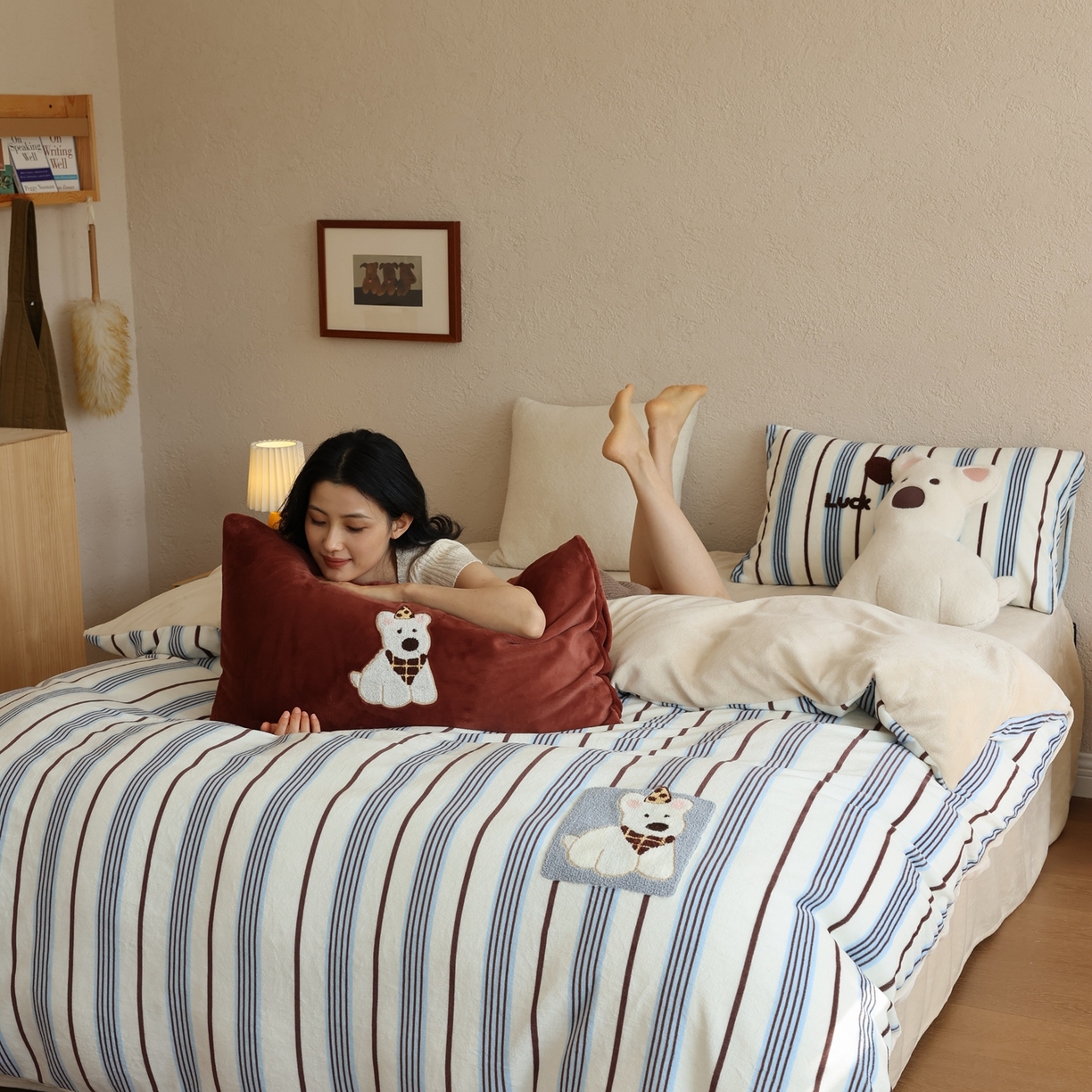 91家纺网 家纺一手货源 找家纺 （总）初拾 2025新款230g牛奶绒数码印花情绪价值四件套-幸运泡芙 （包装+10元 控价：任何平台日常券后小三件不低于218 元 ，标准券后不低于318元，加大不低于338元）